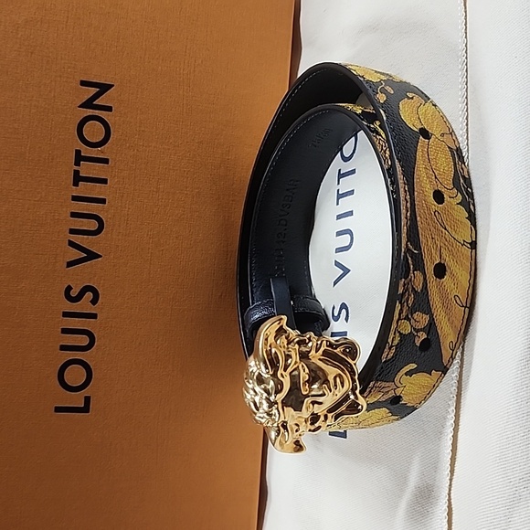 Versace La Medusa Leather Belt - Picture 2 of 13